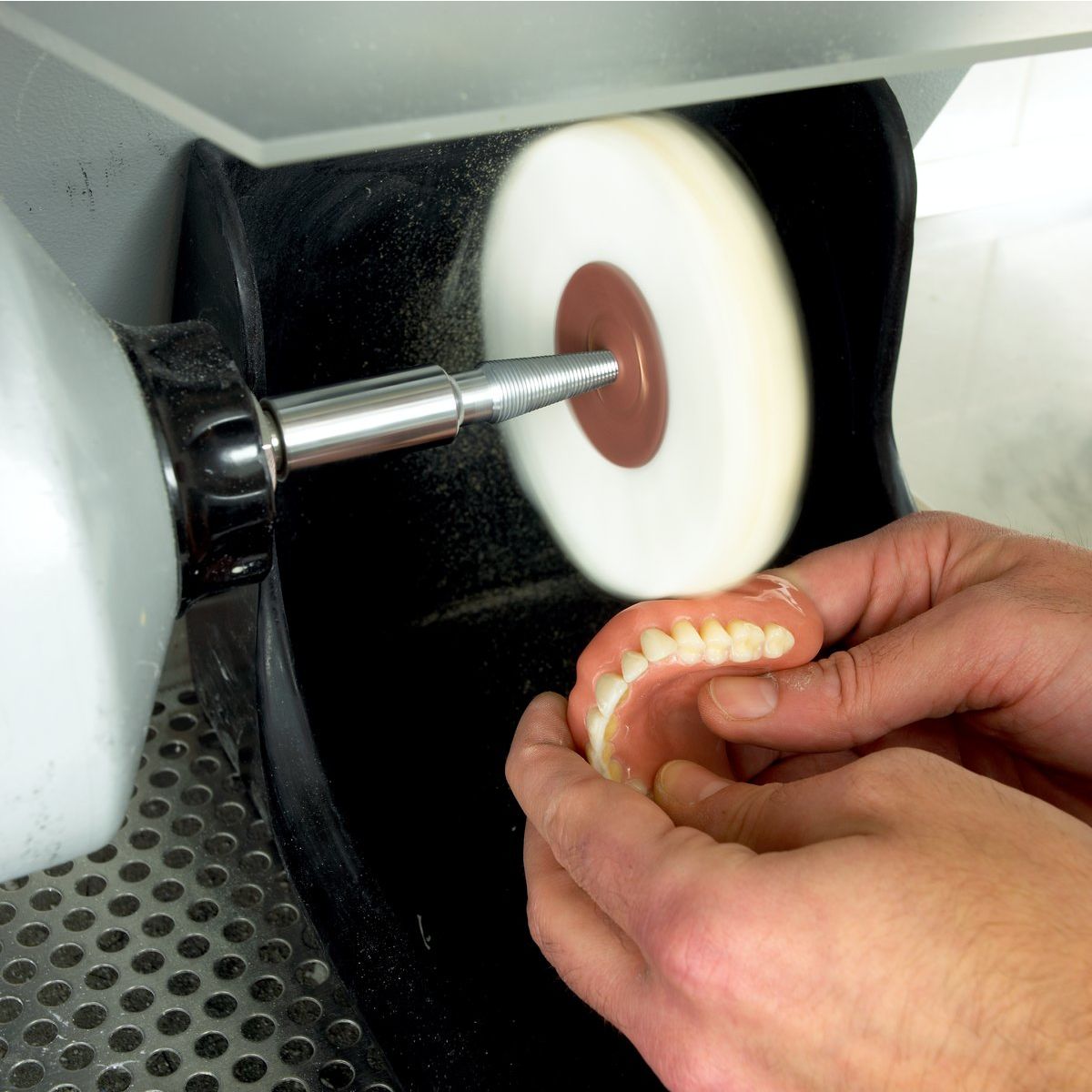 Pleated buff nettle cloth, Renfert